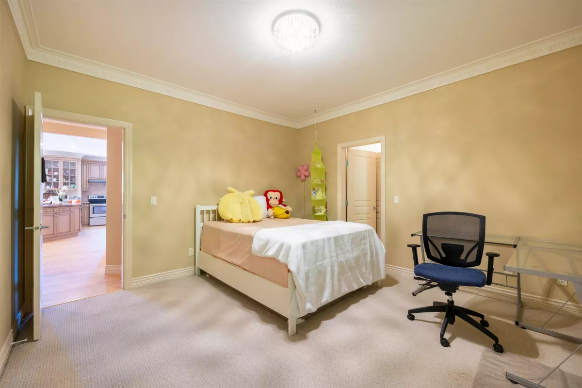 Powder Room Photo of 1625 Parkway Boulevard, Coquitlam, BC