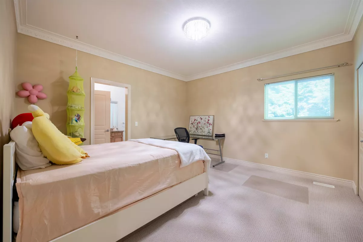Primary Bedroom Photo of 1625 Parkway Boulevard, Coquitlam, BC