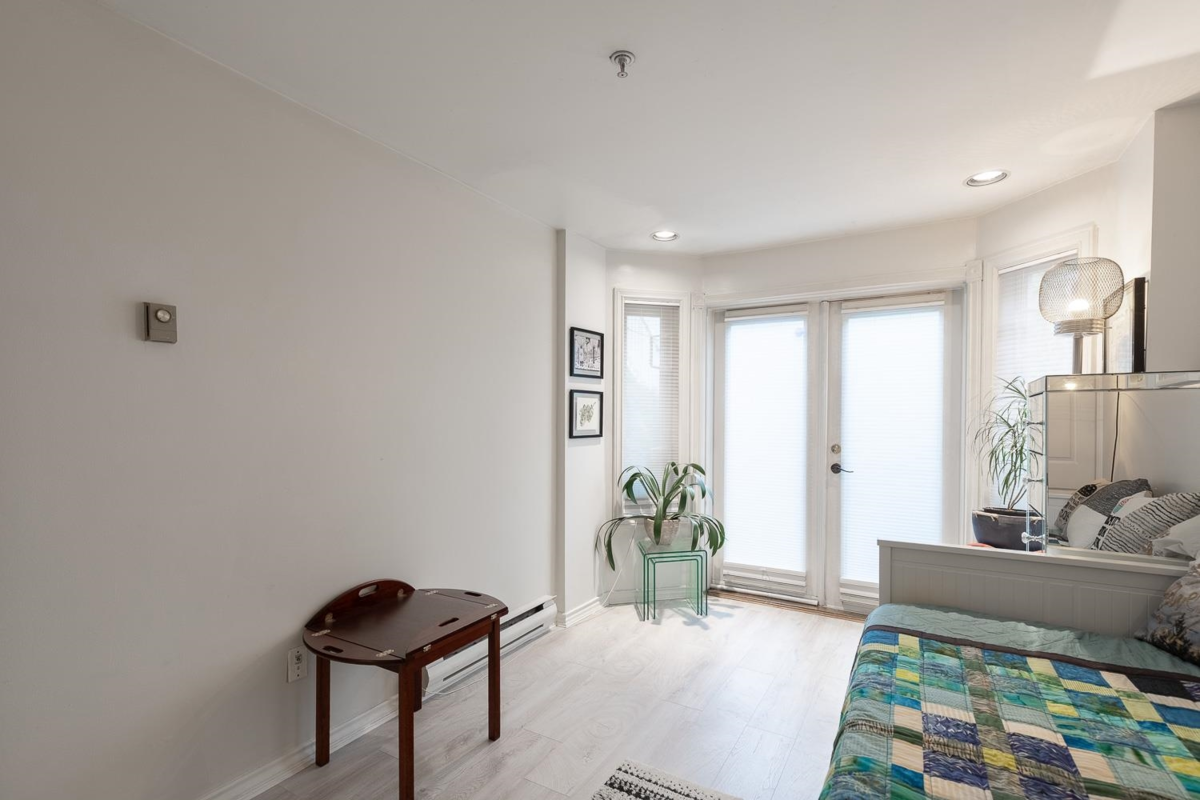 Hallway Photo of 1 451 E Pender Street, Vancouver, BC