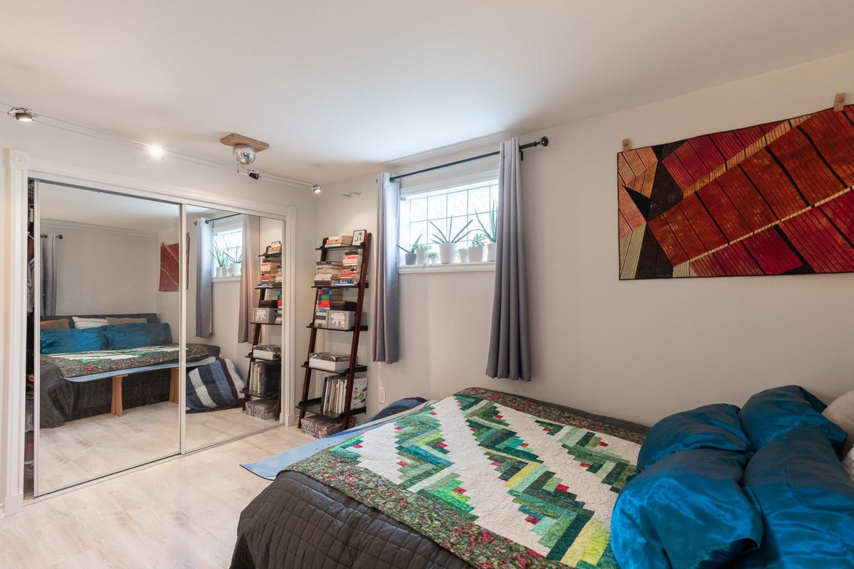 Mudroom Photo of 1 451 E Pender Street, Vancouver, BC