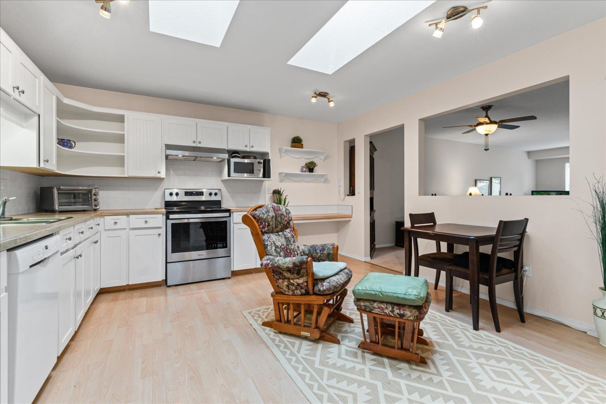 Bedroom 4 Photo of 10 3292 Vernon Terrace, Abbotsford, BC