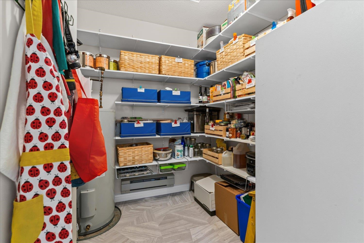 Guest Bathroom Photo of 10 3292 Vernon Terrace, Abbotsford, BC