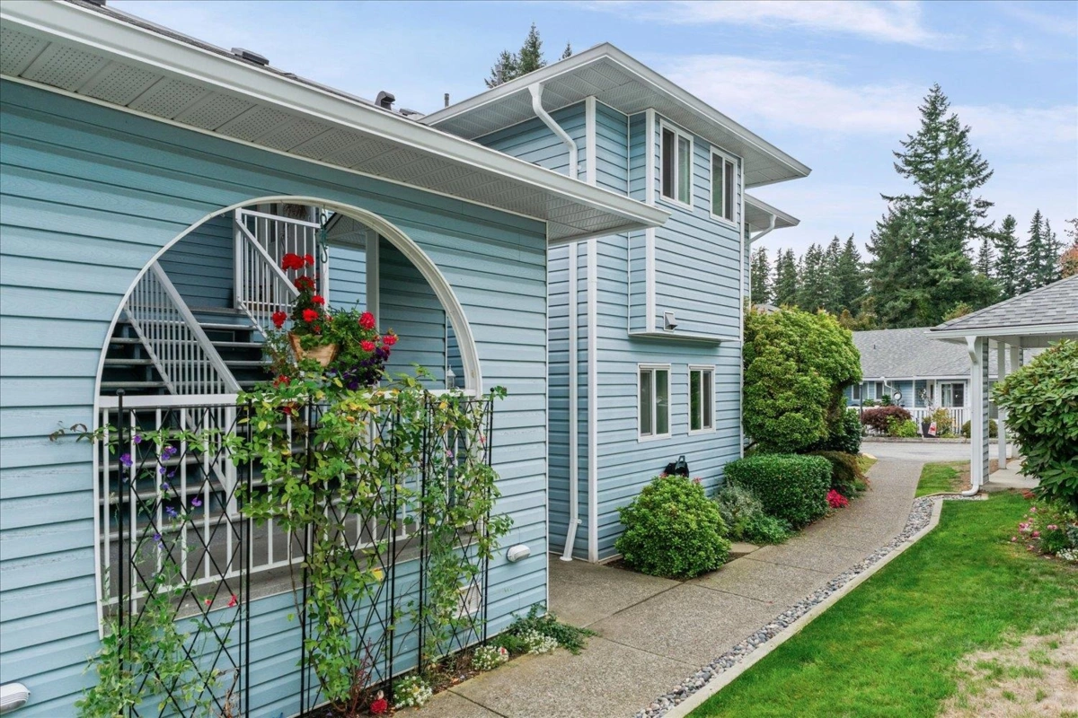 Hot Tub / Spa Photo of 10 3292 Vernon Terrace, Abbotsford, BC