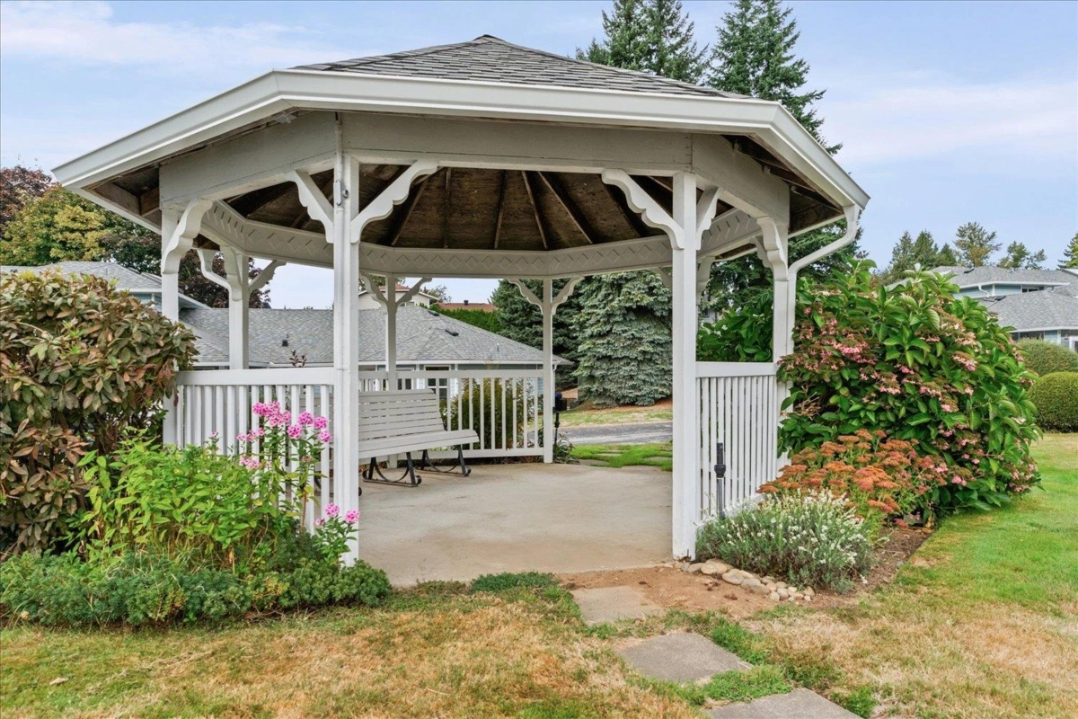 Outdoor Kitchen Photo of 10 3292 Vernon Terrace, Abbotsford, BC