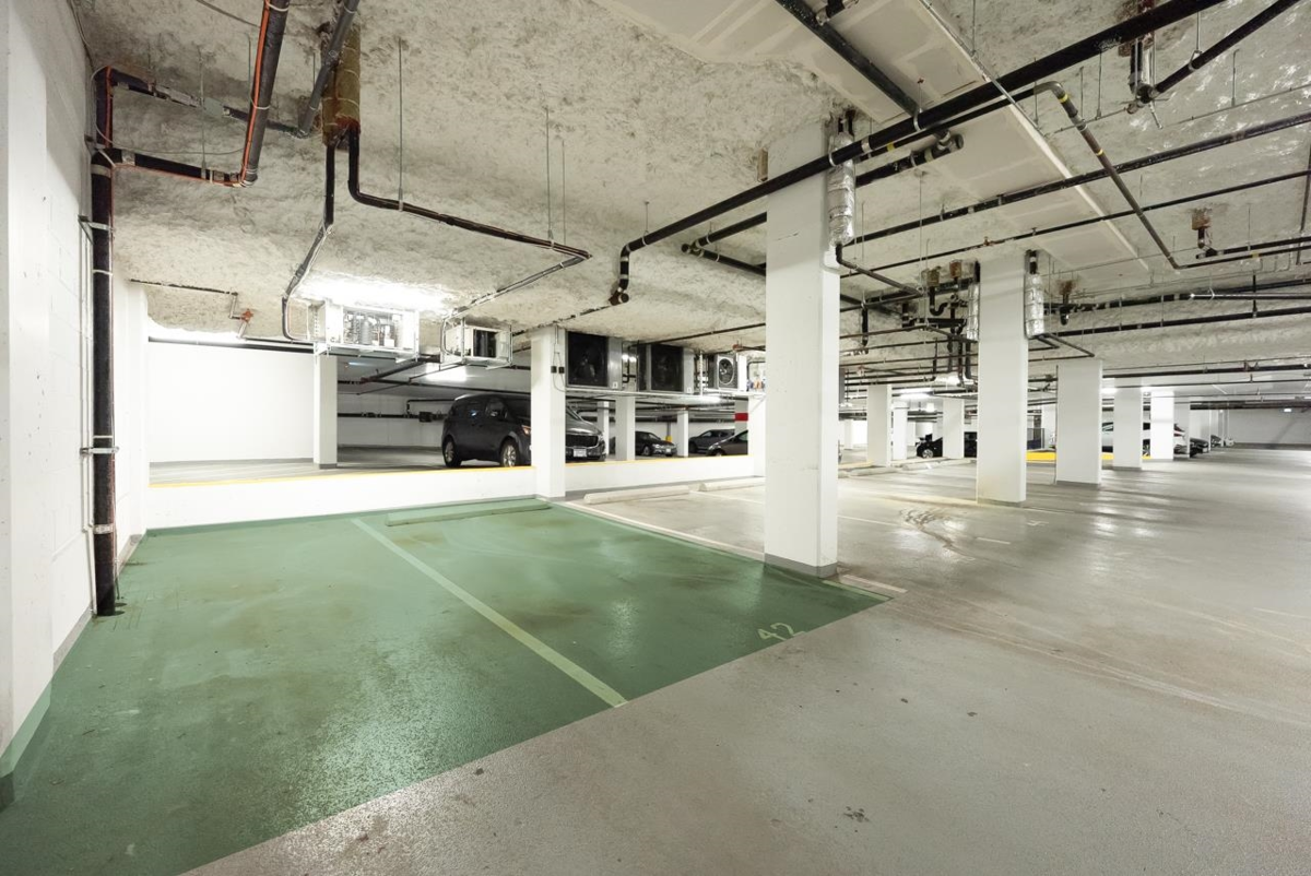 Entry Foyer Photo of B501 20018 83a Avenue, Langley, BC