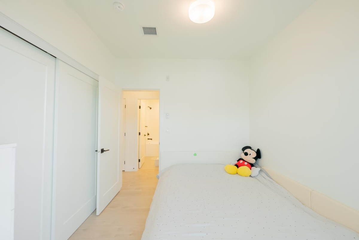 Guest Bathroom Photo of B501 20018 83a Avenue, Langley, BC