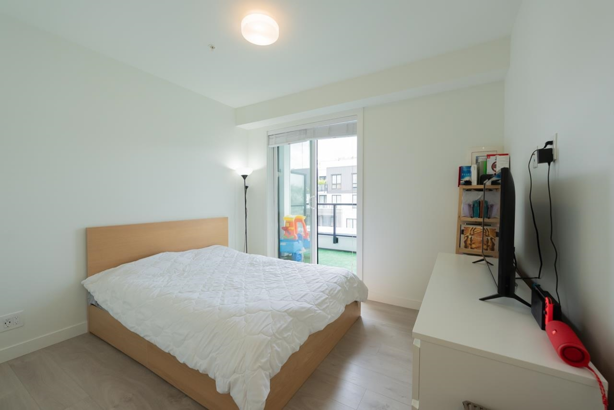 Walk-In Closet Photo of B501 20018 83a Avenue, Langley, BC