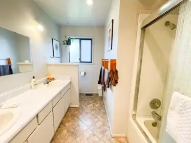 Guest Bathroom Photo of 9335 178 Street, Surrey, BC