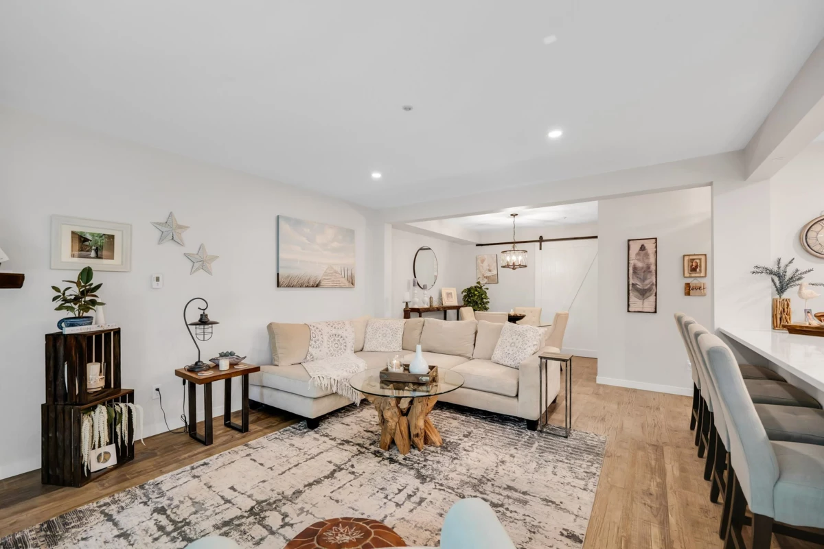 Breakfast Nook Photo of 10 2401 Mamquam Road, Squamish, BC