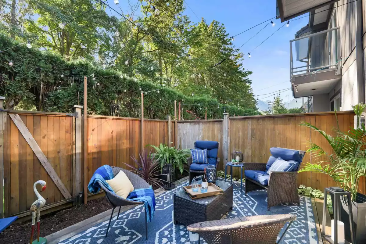 Entry Foyer Photo of 10 2401 Mamquam Road, Squamish, BC