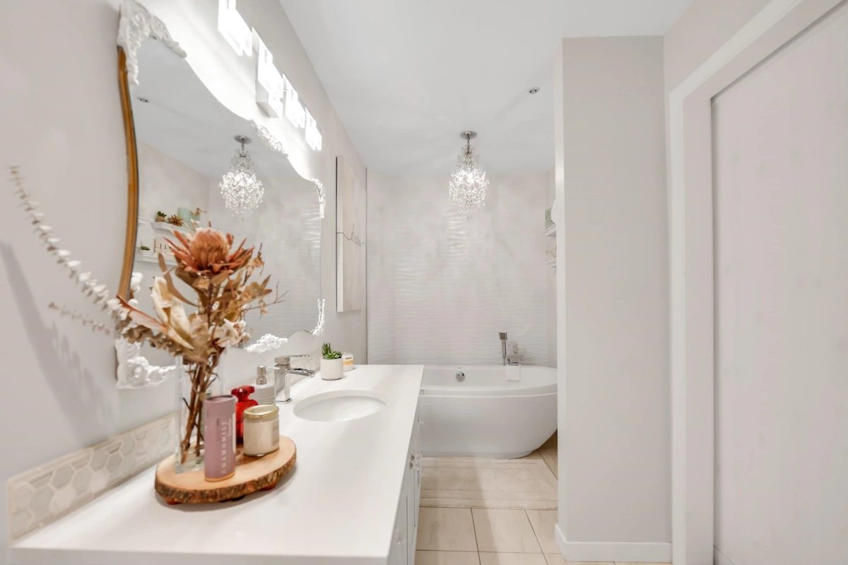 Laundry Room Photo of 10 2401 Mamquam Road, Squamish, BC