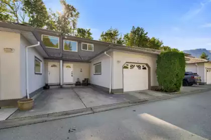 10 2401 Mamquam Road, Squamish, BC, Squamish — Townhouse for sale