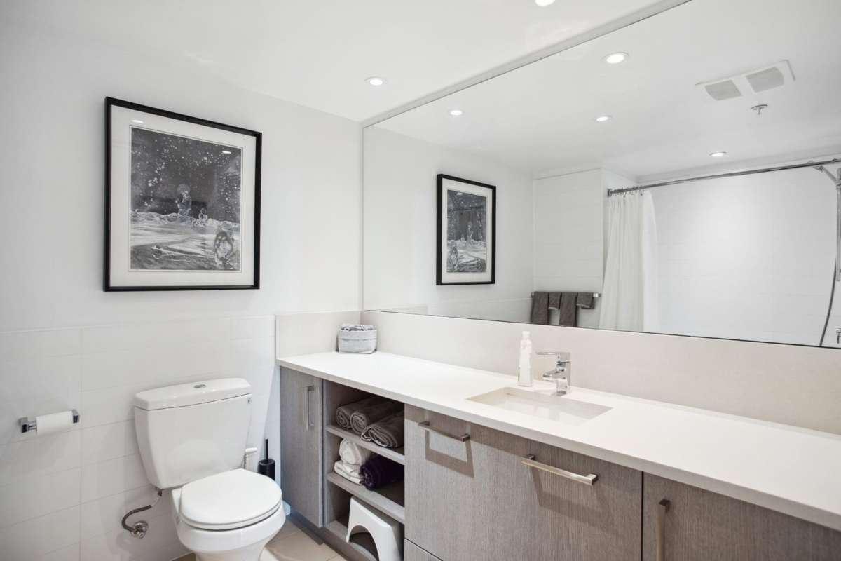 Breakfast Nook Photo of 501 983 E Hastings Street, Vancouver, BC