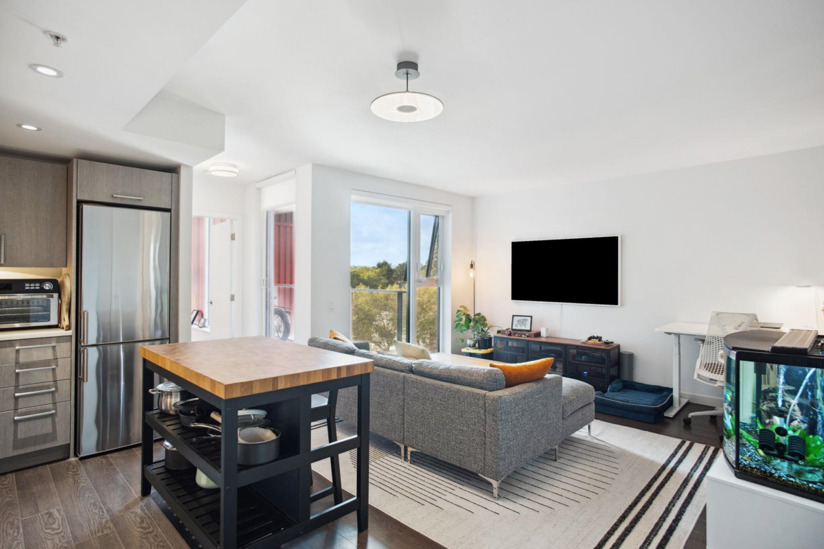 Exterior Rear Photo of 501 983 E Hastings Street, Vancouver, BC