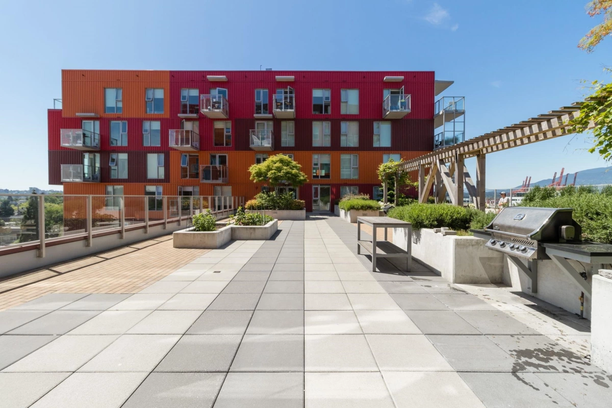 Primary Bathroom Photo of 501 983 E Hastings Street, Vancouver, BC