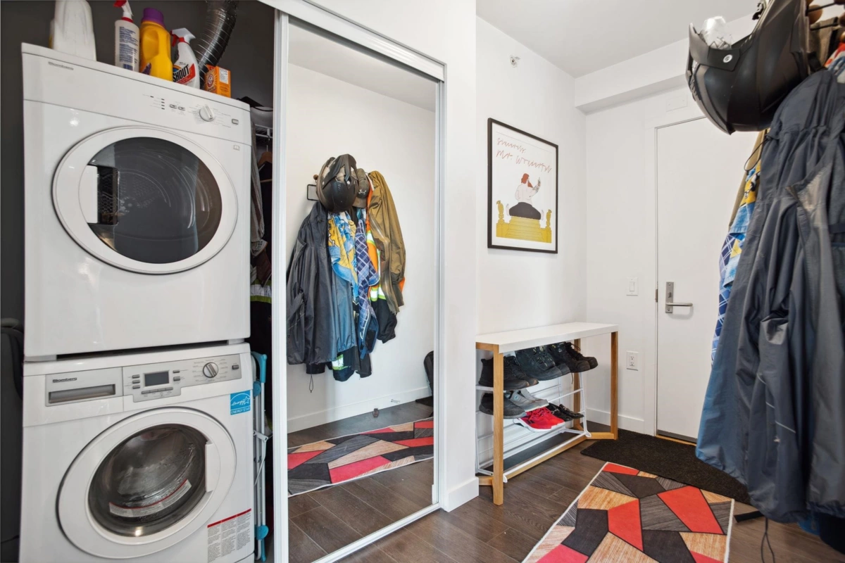 Primary Bedroom Photo of 501 983 E Hastings Street, Vancouver, BC