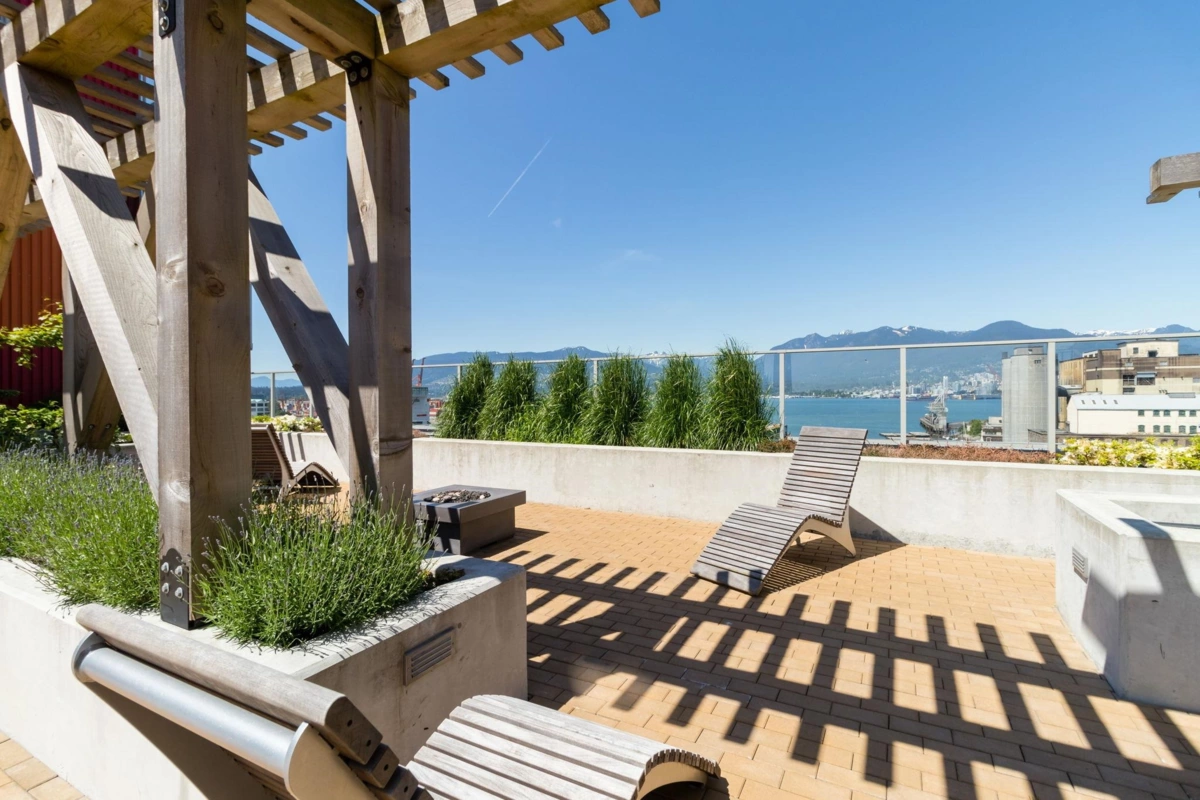 Walk-In Closet Photo of 501 983 E Hastings Street, Vancouver, BC