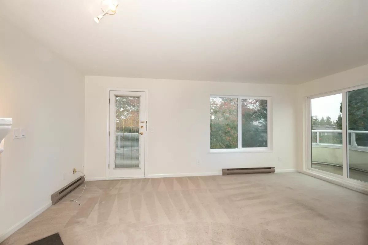 Walk-In Closet Photo of 203 7600 Francis Road, Richmond, BC