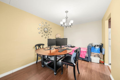 Kitchen Island Photo of 802 6651 Minoru Boulevard, Richmond, BC