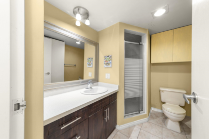Walk-In Closet Photo of 802 6651 Minoru Boulevard, Richmond, BC