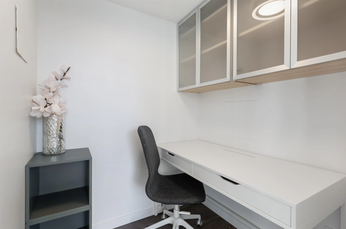 Walk-In Closet Photo of 1801 989 Beatty Street, Vancouver, BC