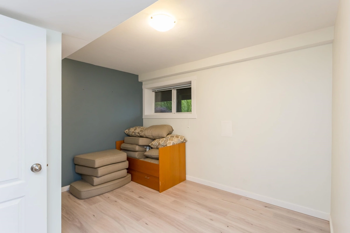 Swimming Pool Photo of 9966 Merritt Drive, Chilliwack, BC