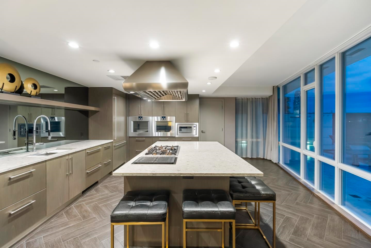 Backyard Photo of 1204 210 Salter Street, New Westminster, BC