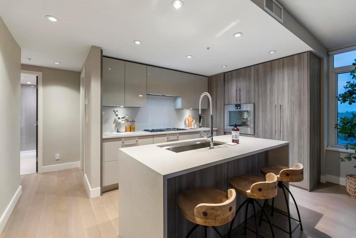 Walk-In Closet Photo of 1204 210 Salter Street, New Westminster, BC