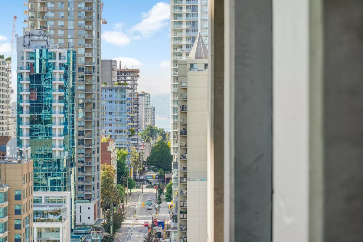 Guest Bathroom Photo of 2107 1295 Richards Street, Vancouver, BC