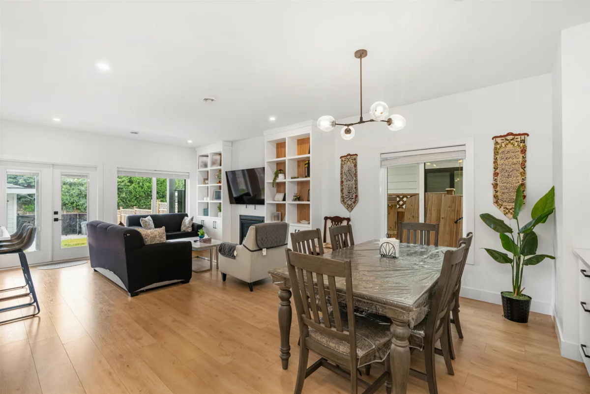 Dining Area Photo of 18460 64 Avenue, Surrey, BC