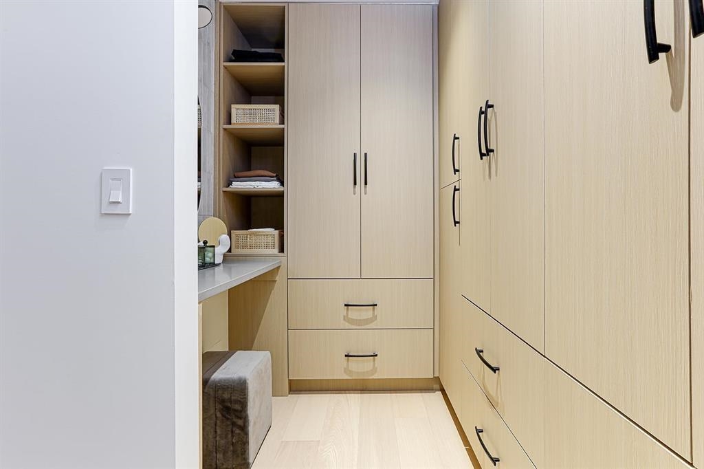 Primary Bathroom Photo of 1943 E 6th Avenue, Vancouver, BC