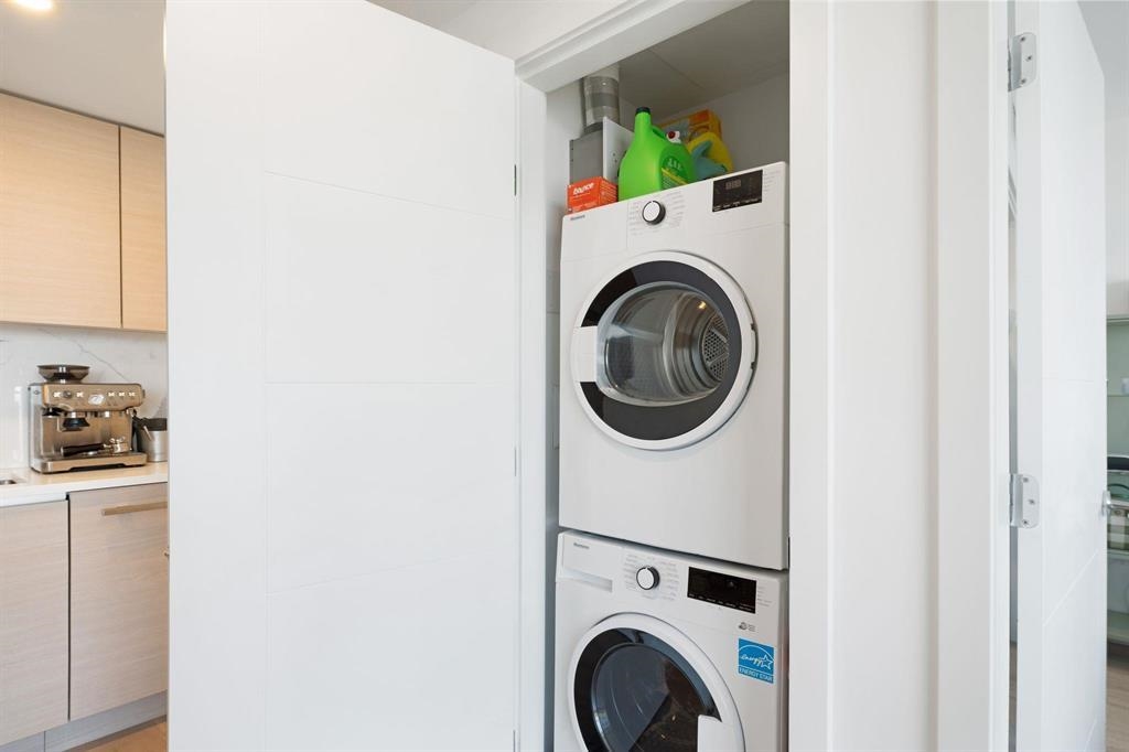 Primary Bathroom Photo of 2401 823 Carnarvon Street, New Westminster, BC