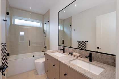 Walk-In Closet Photo of 2380 E 5th Avenue, Vancouver, BC