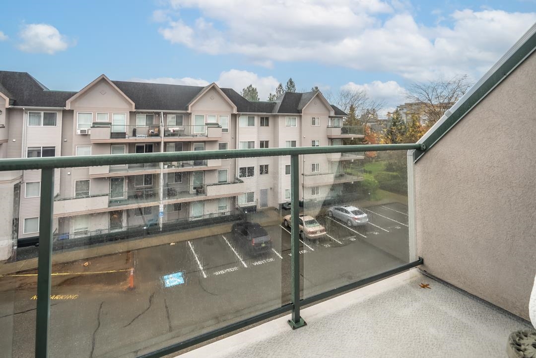 Office / Den Photo of 401 33738 King Rd Road, Abbotsford, BC