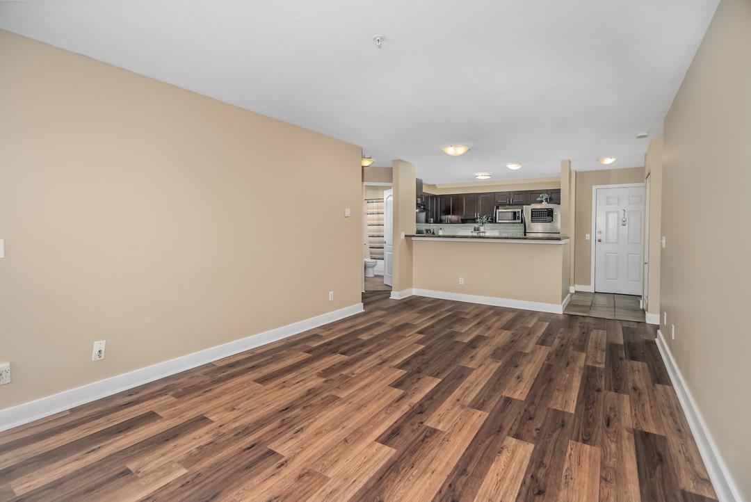 Walk-In Closet Photo of 401 33738 King Rd Road, Abbotsford, BC