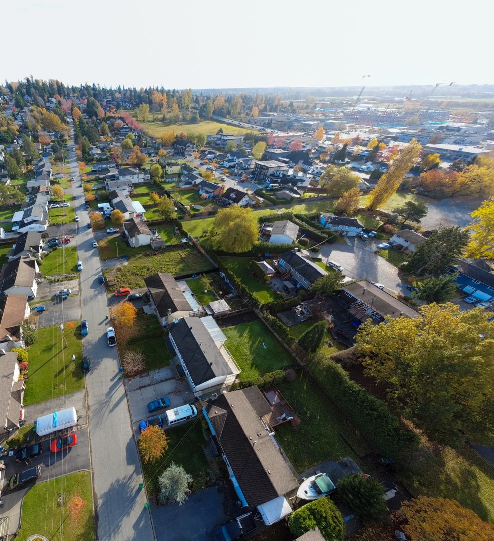 Breakfast Nook Photo of 17884 57a Avenue, Surrey, BC