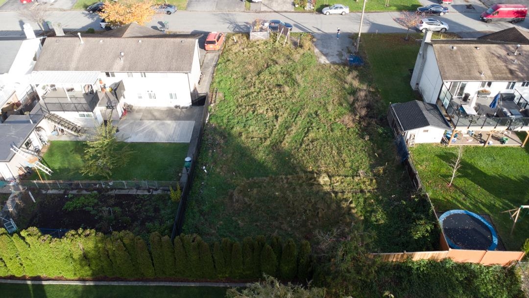 Family Room Photo of 17884 57a Avenue, Surrey, BC