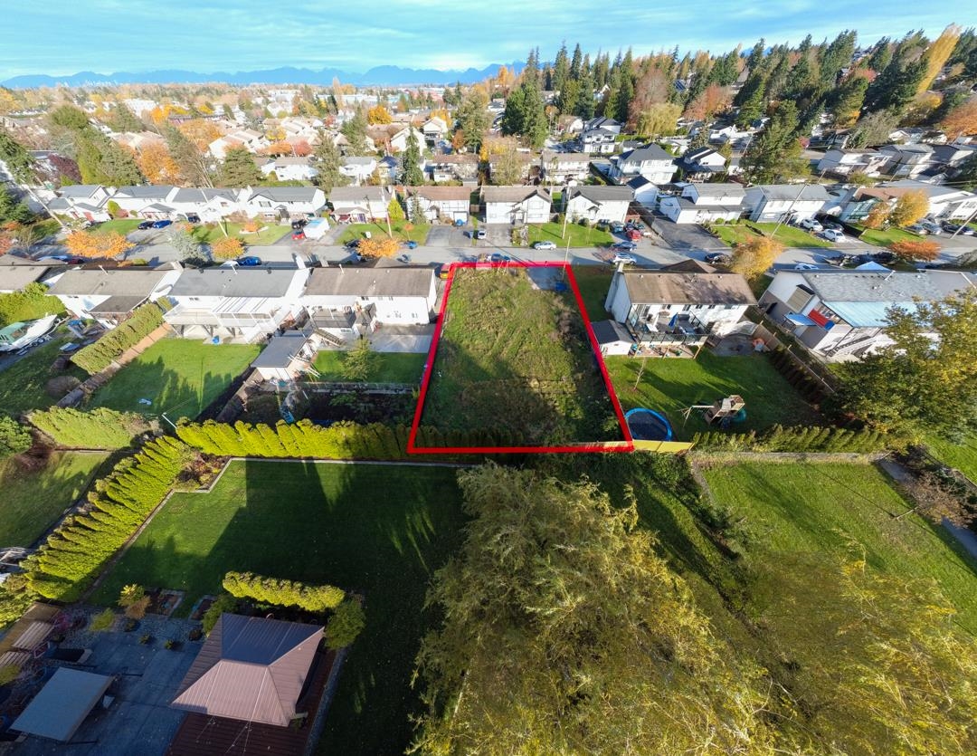 Living Room Photo of 17884 57a Avenue, Surrey, BC