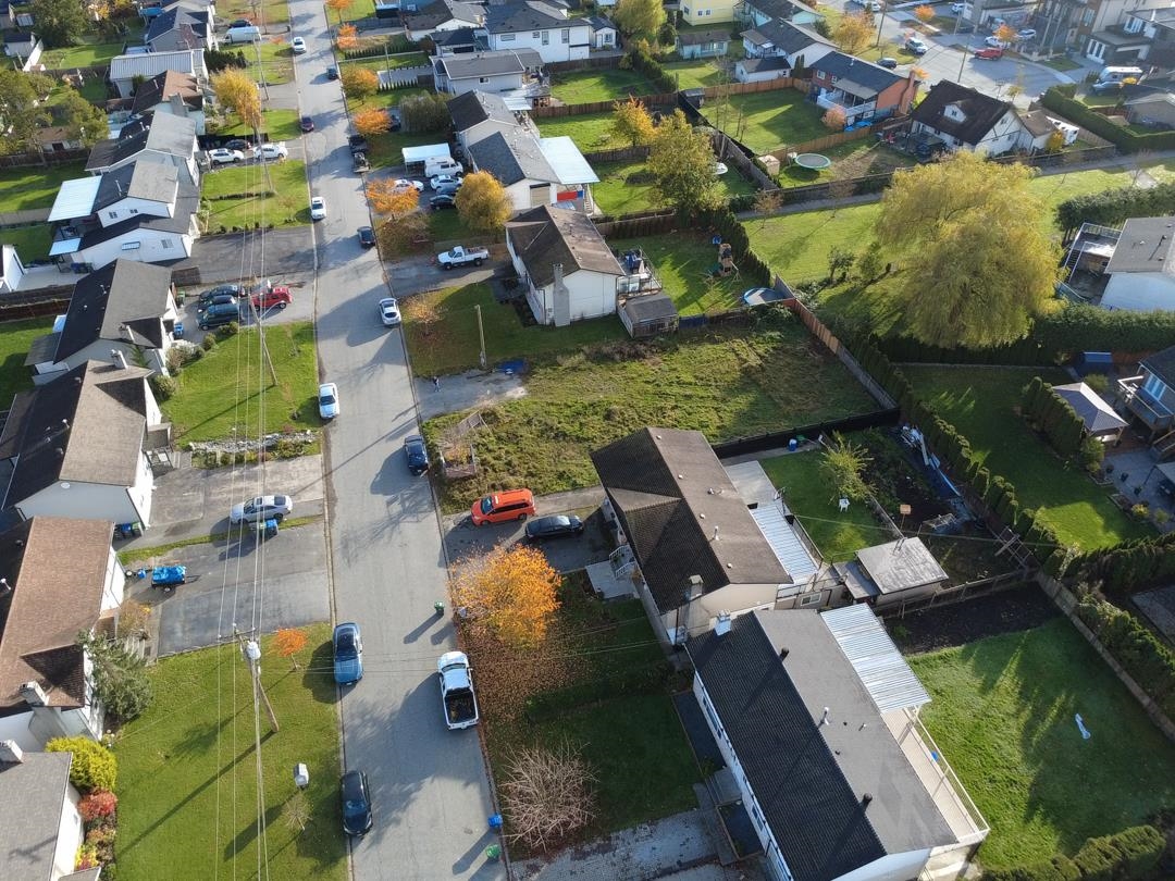 Primary Bedroom Photo of 17884 57a Avenue, Surrey, BC