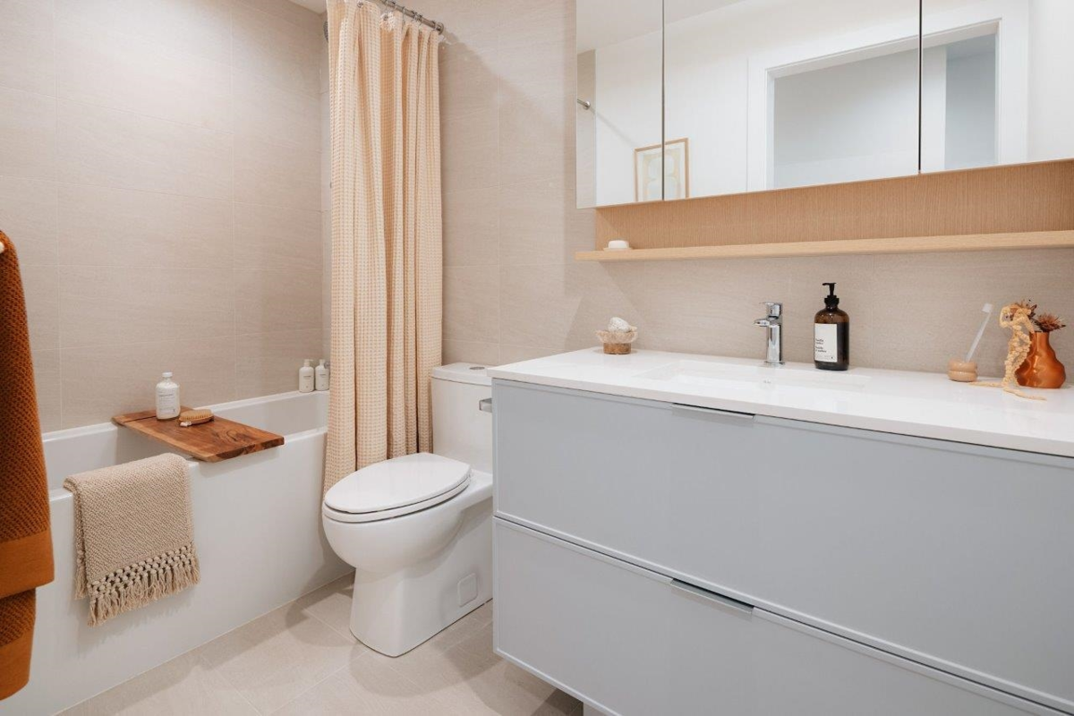 Kitchen Photo of 104 3633 Willingdon Avenue, Burnaby, BC