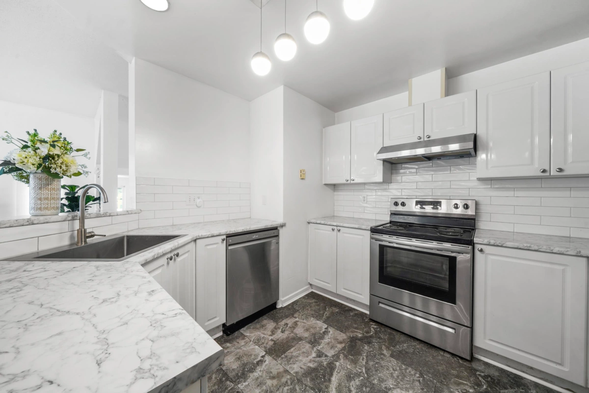 Breakfast Nook Photo of 63 2422 Hawthorne Avenue, Port Coquitlam, BC