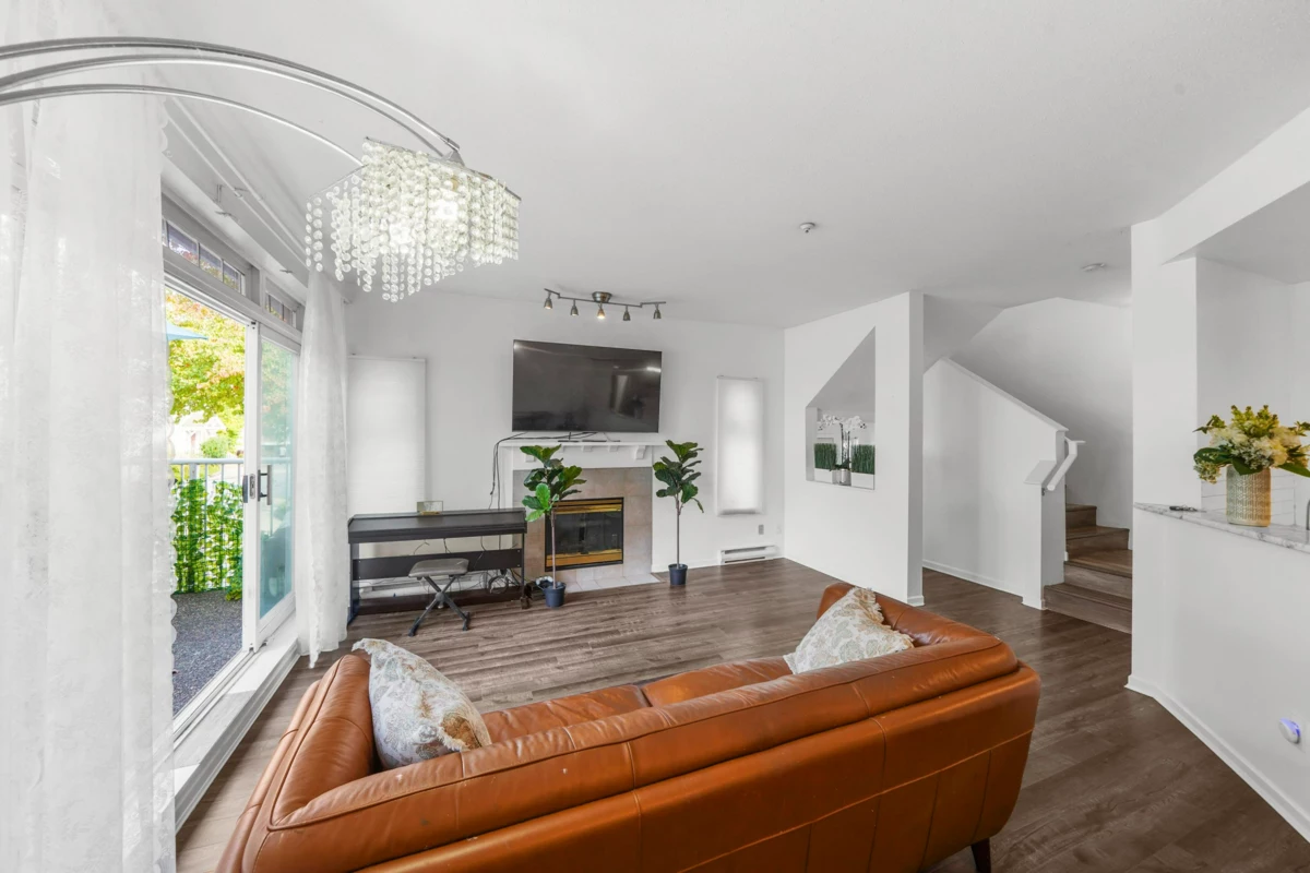 Living Room Photo of 63 2422 Hawthorne Avenue, Port Coquitlam, BC