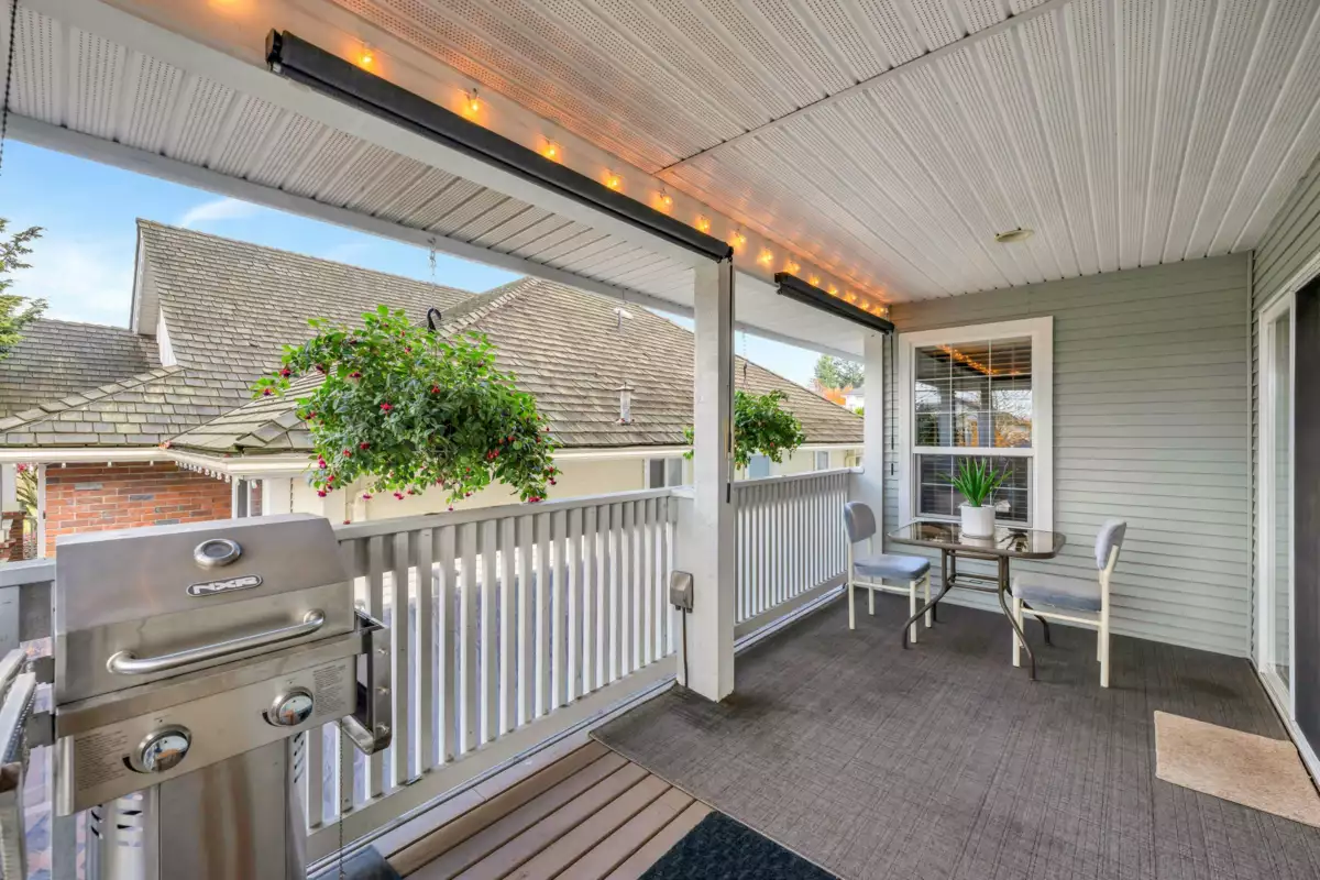 Front Yard Photo of 21605 47a Avenue, Langley, BC