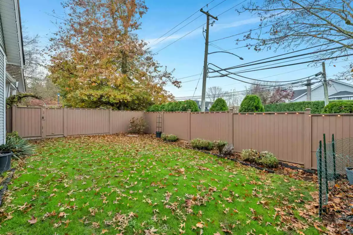 Hot Tub / Spa Photo of 21605 47a Avenue, Langley, BC