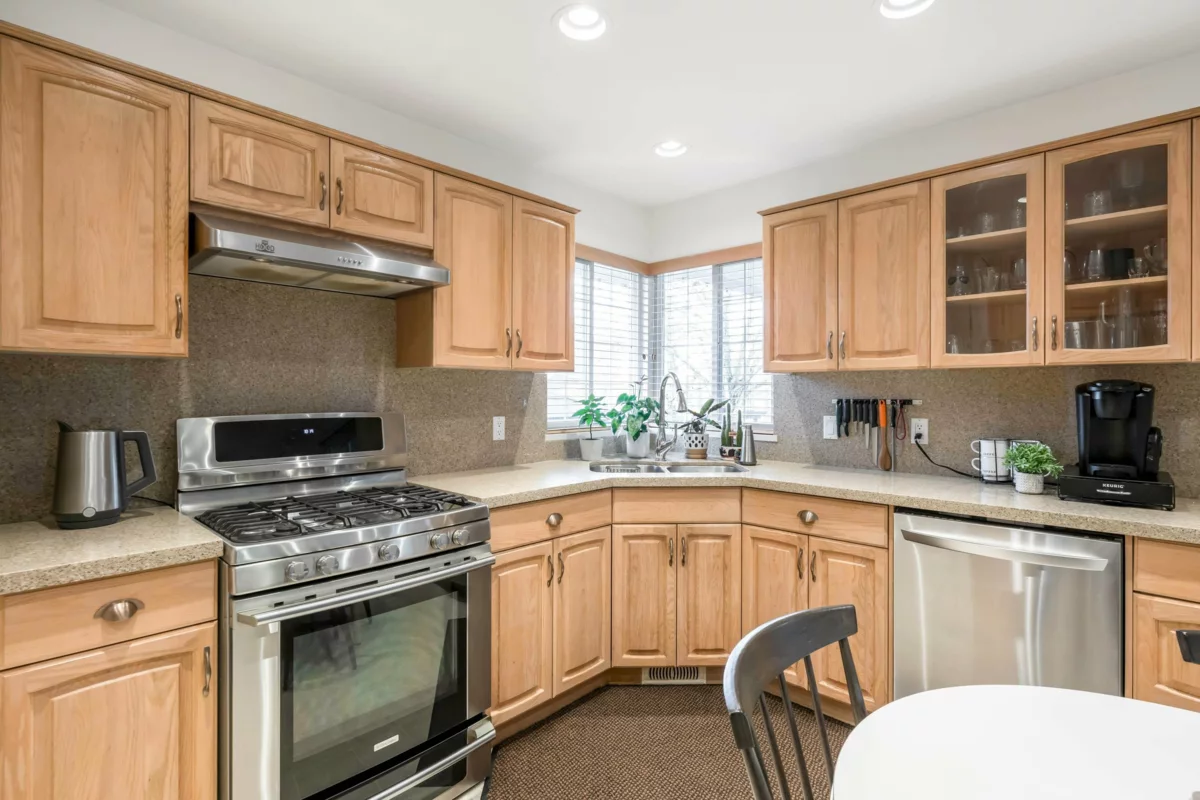 Powder Room Photo of 21605 47a Avenue, Langley, BC