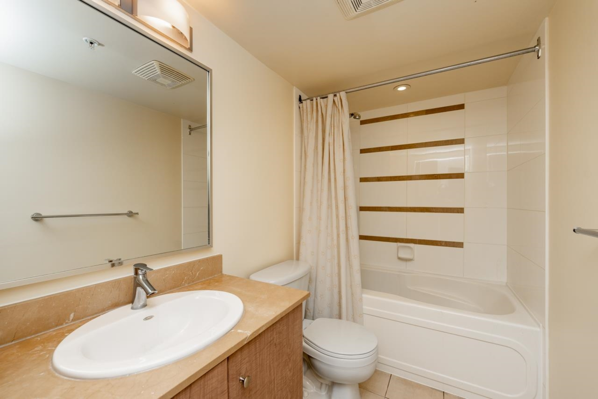 Breakfast Nook Photo of 1706 909 Mainland Street, Vancouver, BC