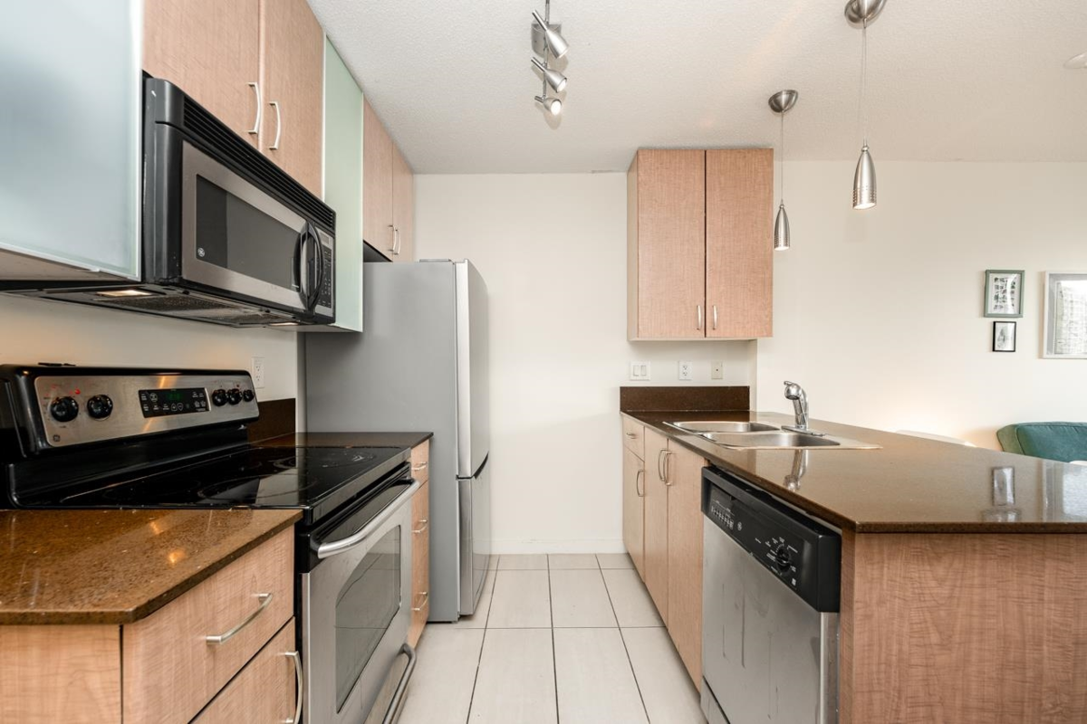 Family Room Photo of 1706 909 Mainland Street, Vancouver, BC