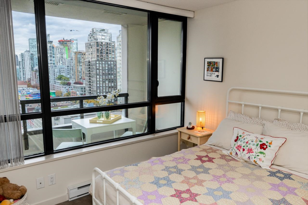 Kitchen Photo of 1706 909 Mainland Street, Vancouver, BC