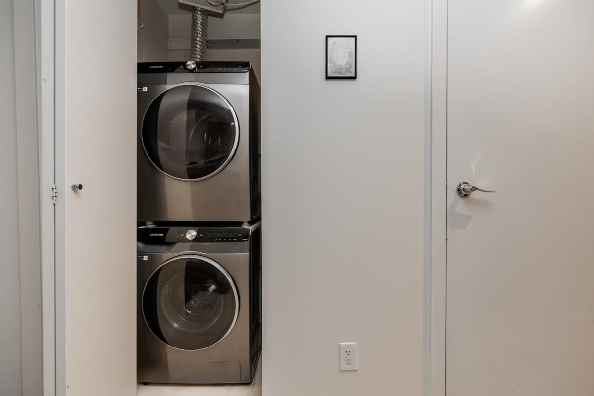 Primary Bedroom Photo of 1706 909 Mainland Street, Vancouver, BC