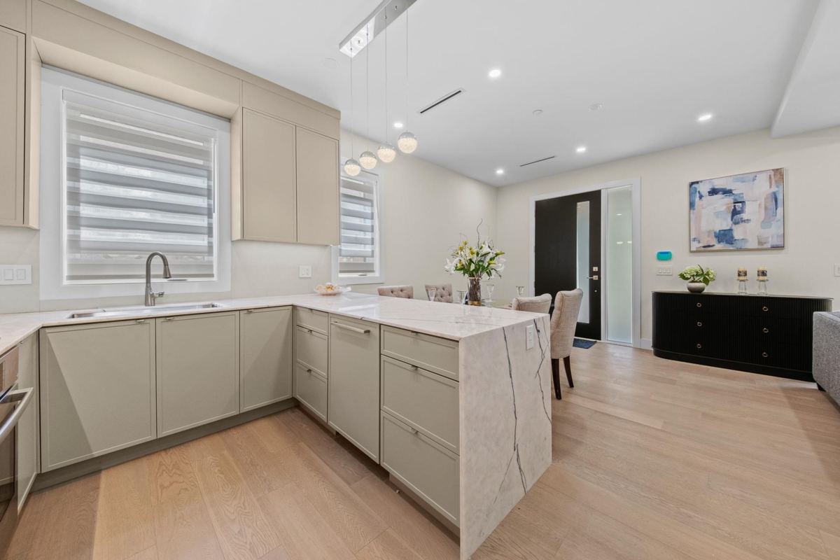 Mudroom Photo of 1 4650 Gothard Street, Vancouver, BC